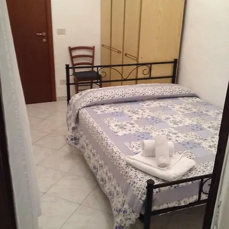 Foscolomare Apartment